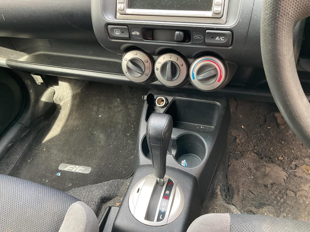 Photo '12' of Honda FIT Photo '12' of Honda FIT