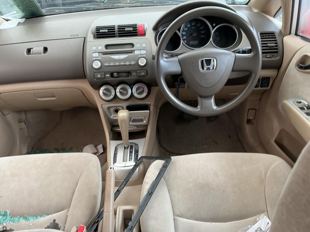 Photo '16' of Honda FIT Aria Photo '16' of Honda FIT Aria