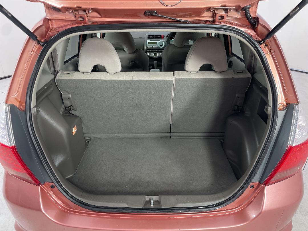 Photo '12' of Honda FIT Photo '12' of Honda FIT