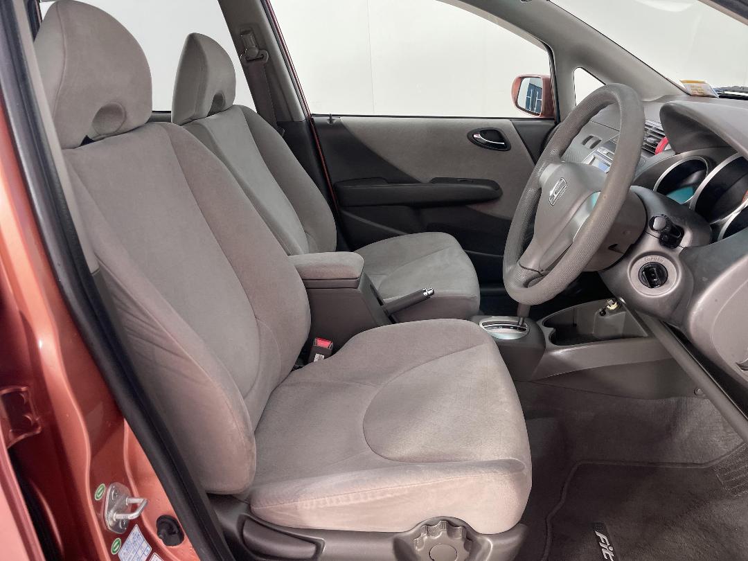 Photo '14' of Honda FIT Photo '14' of Honda FIT