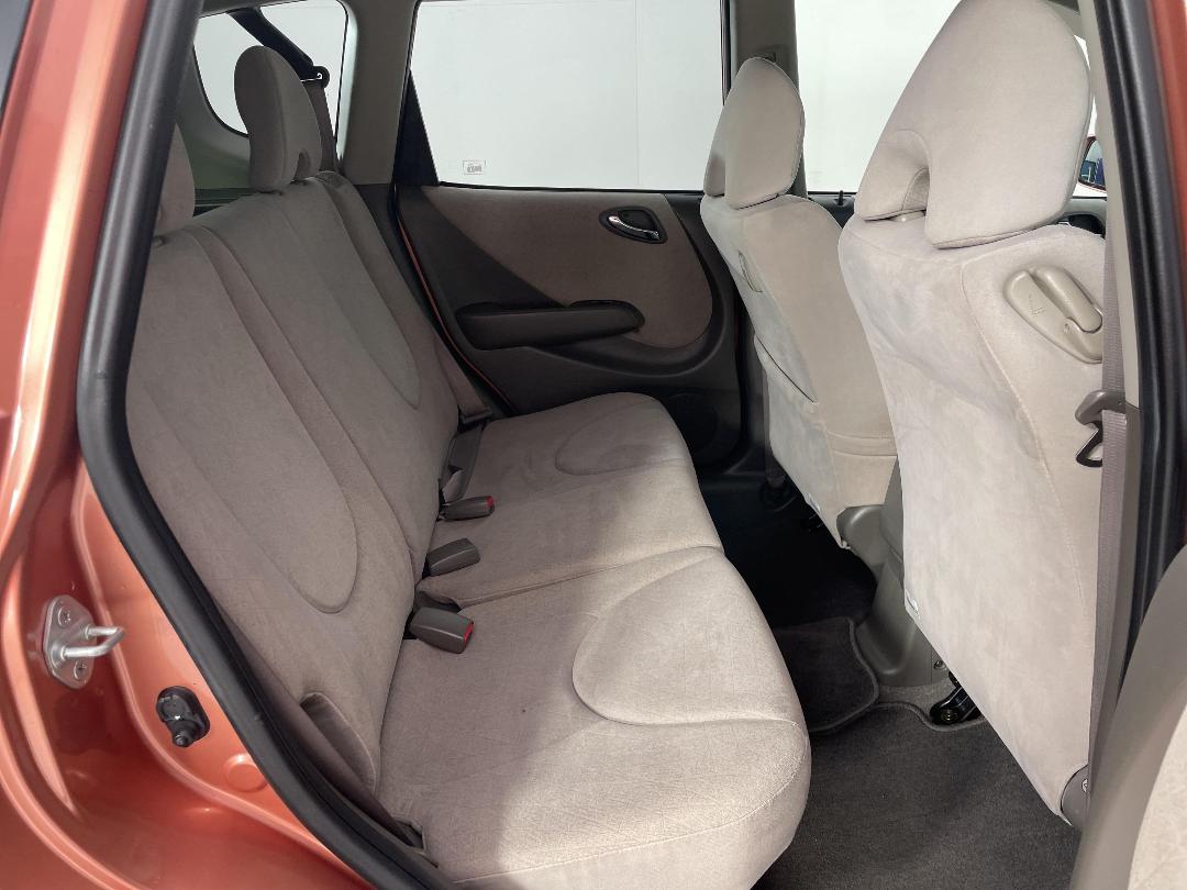 Photo '18' of Honda FIT Photo '18' of Honda FIT