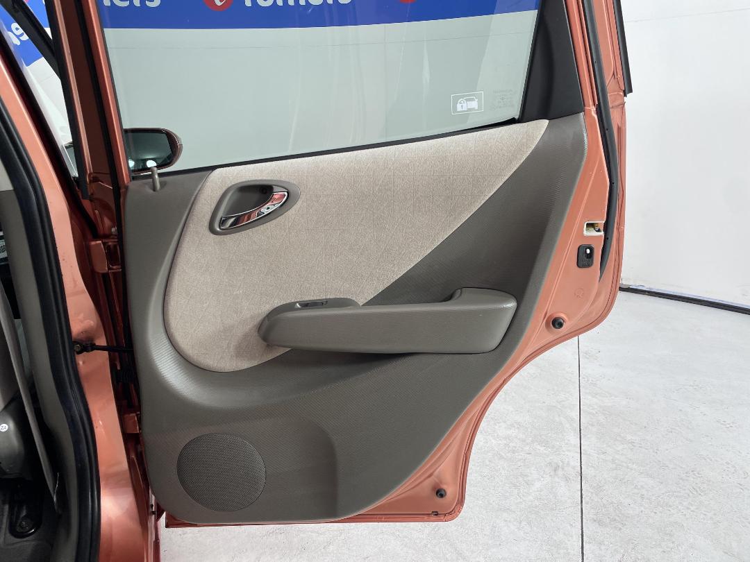 Photo '17' of Honda FIT Photo '17' of Honda FIT