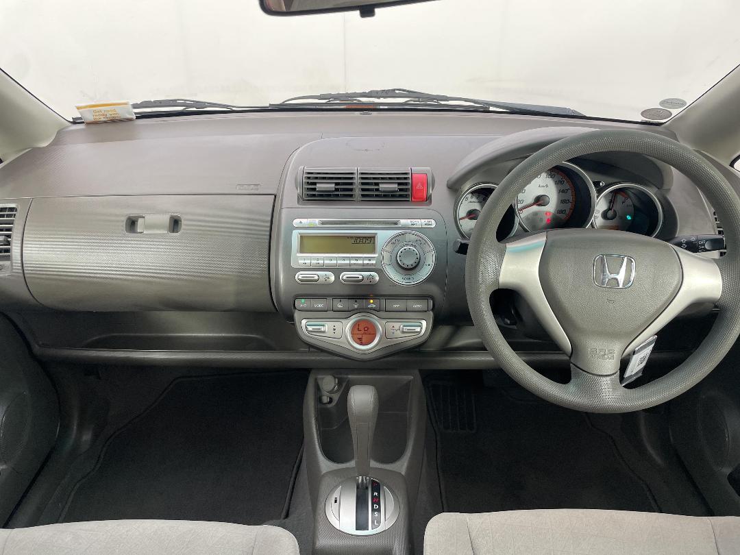 Photo '15' of Honda FIT Photo '15' of Honda FIT