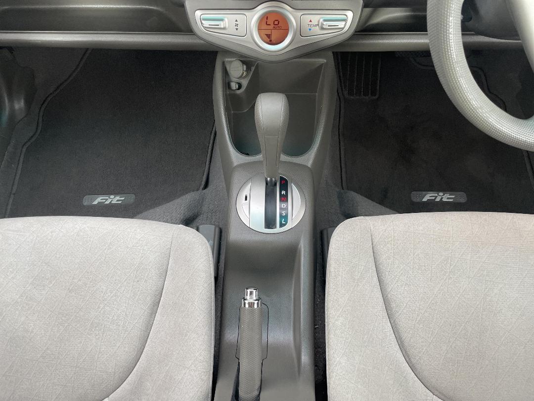 Photo '16' of Honda FIT Photo '16' of Honda FIT