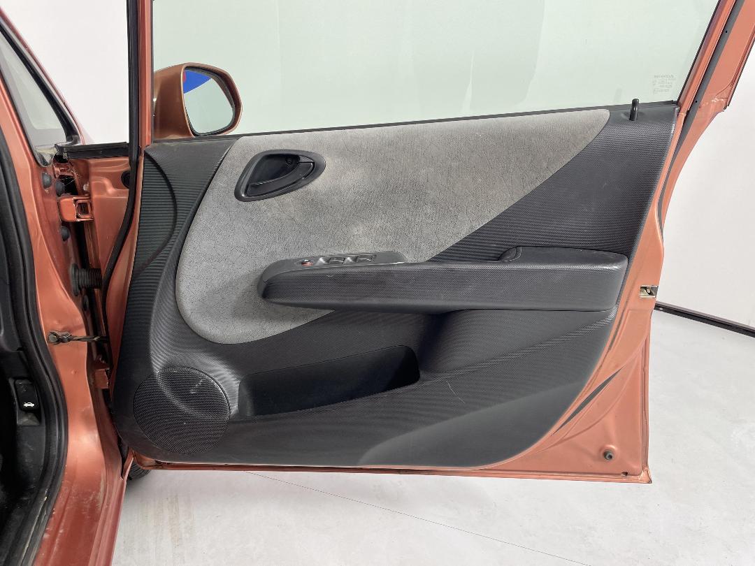 Photo '15' of Honda FIT