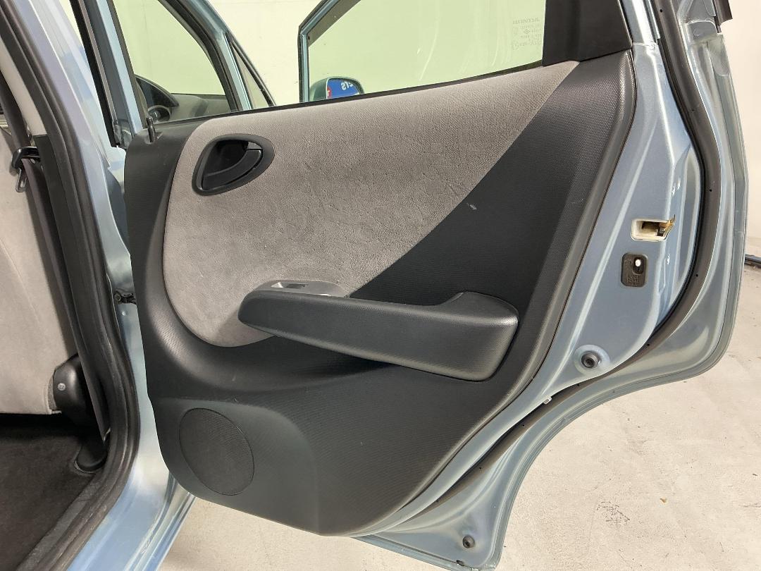 Photo '19' of Honda FIT Photo '19' of Honda FIT