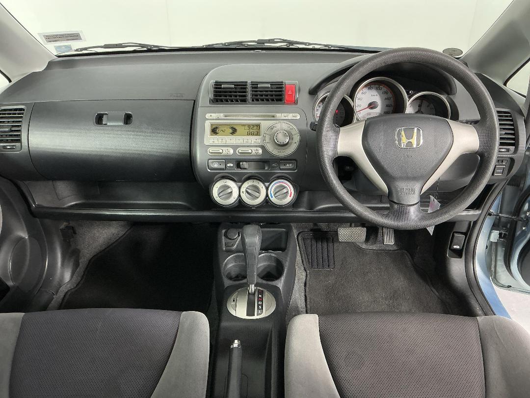 Photo '17' of Honda FIT Photo '17' of Honda FIT