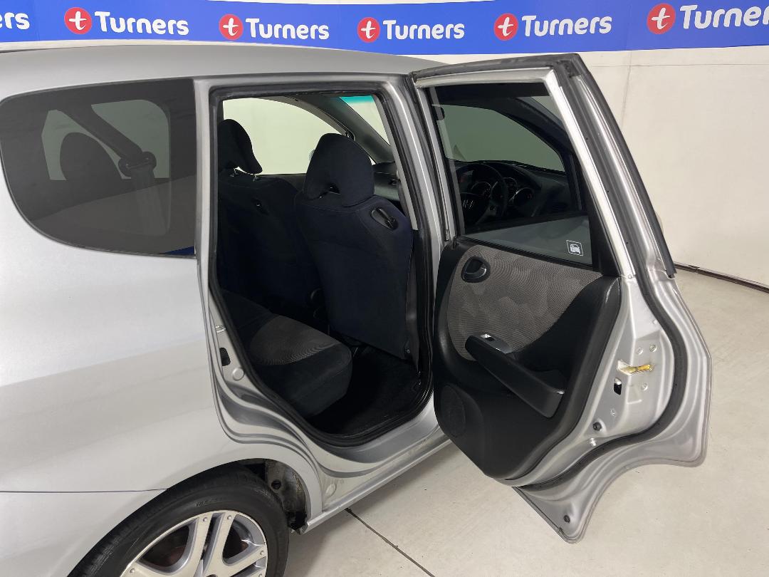 Photo '19' of Honda FIT