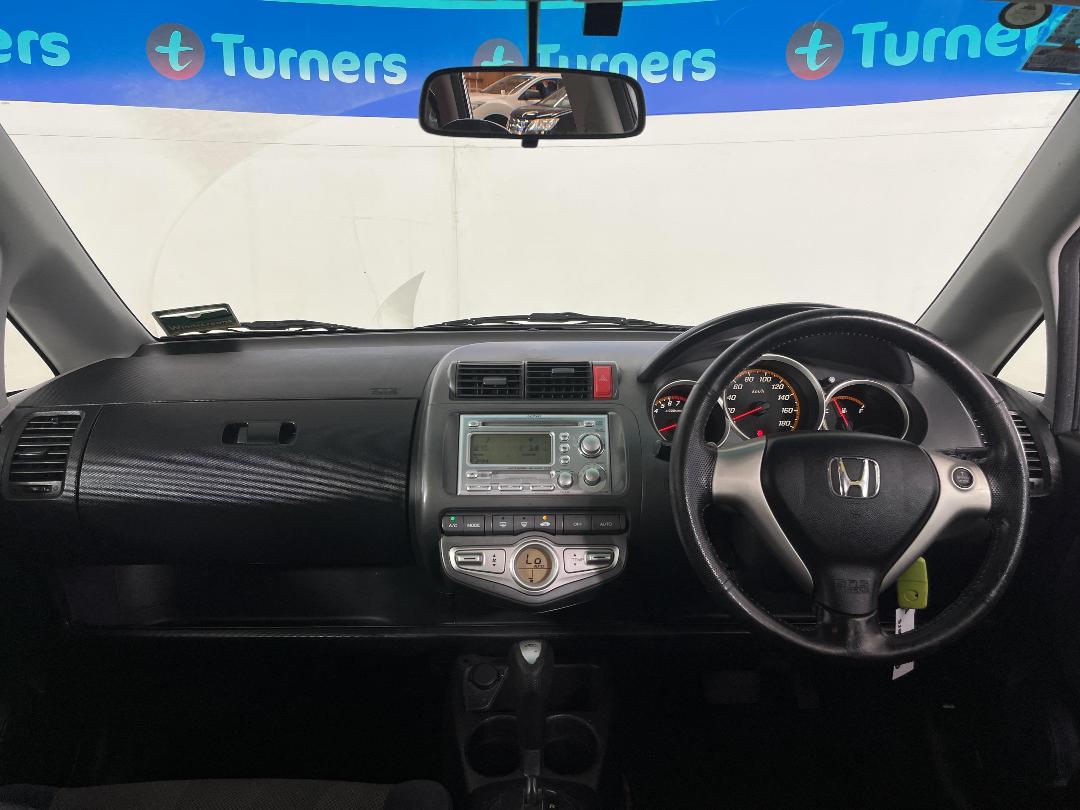 Photo '17' of Honda FIT