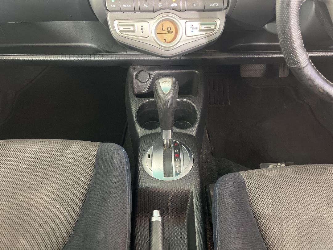 Photo '23' of Honda FIT