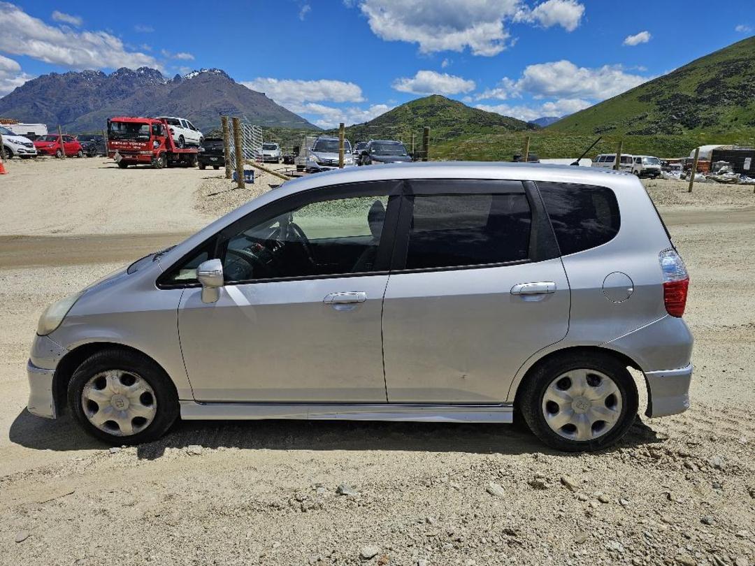 Photo '7' of Honda FIT Photo '7' of Honda FIT