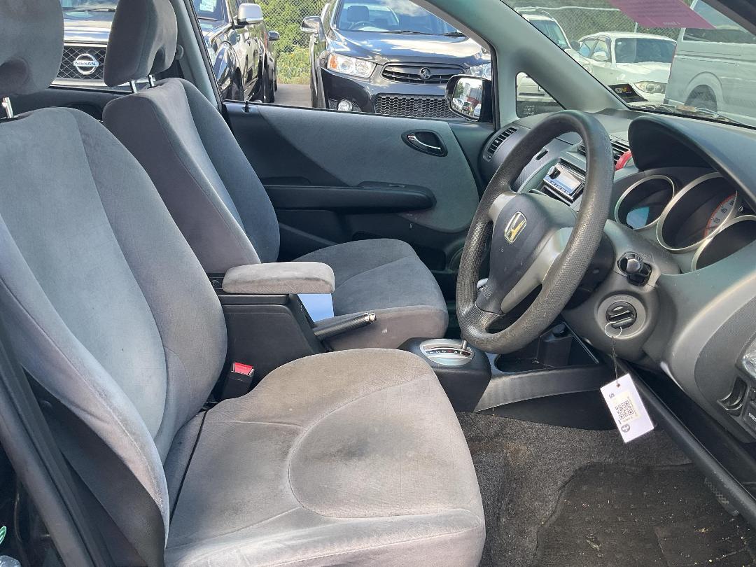 Photo '6' of Honda FIT Photo '6' of Honda FIT