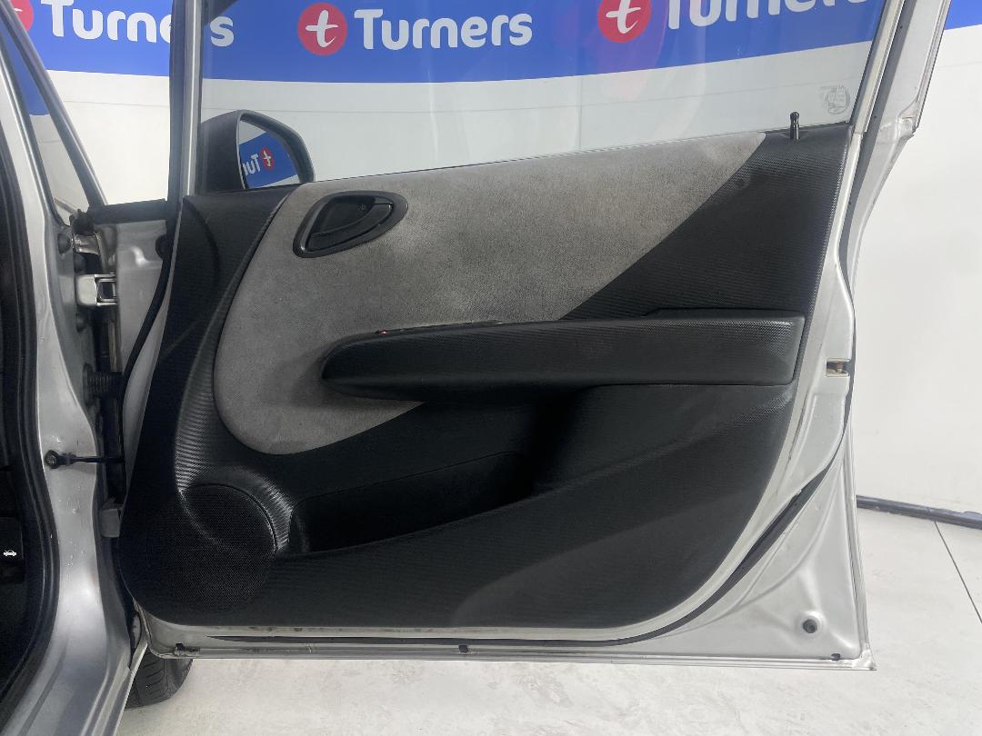 Photo '13' of Honda FIT Photo '13' of Honda FIT