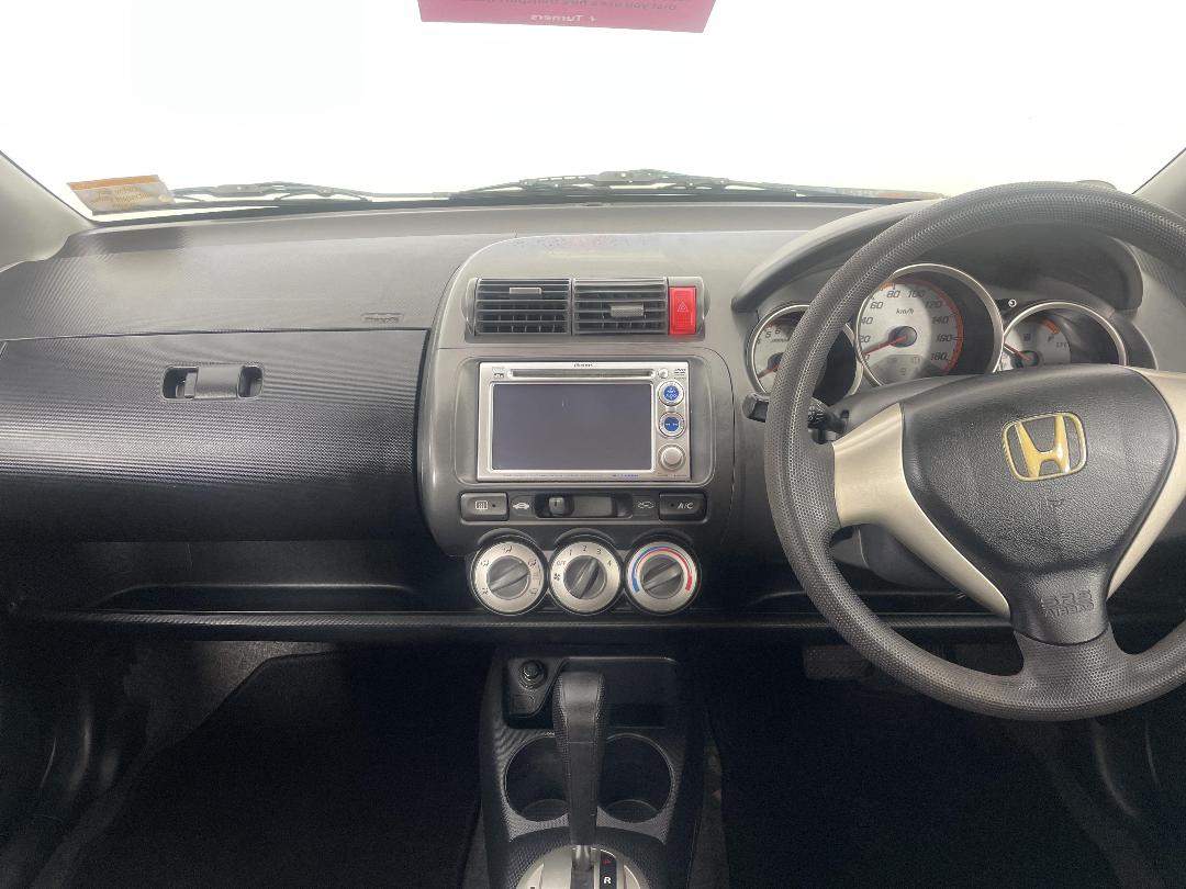 Photo '19' of Honda FIT Photo '19' of Honda FIT