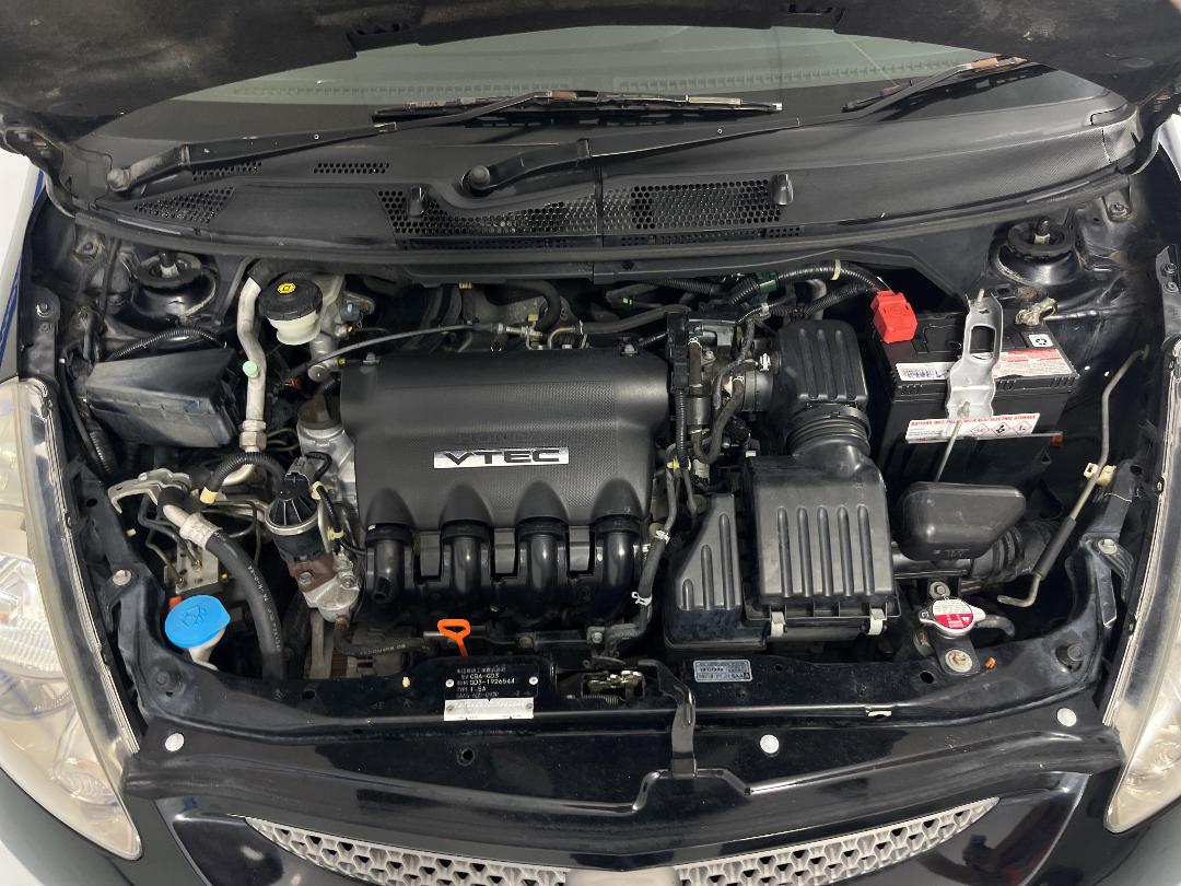 Photo '13' of Honda FIT Photo '13' of Honda FIT