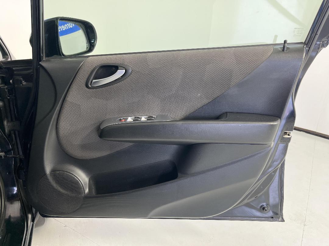 Photo '15' of Honda FIT Photo '15' of Honda FIT