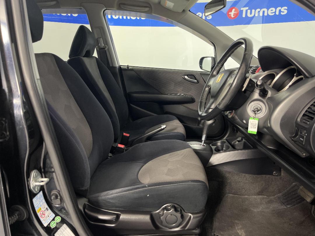 Photo '16' of Honda FIT Photo '16' of Honda FIT