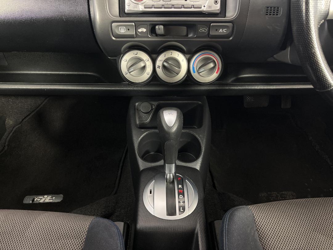 Photo '18' of Honda FIT Photo '18' of Honda FIT