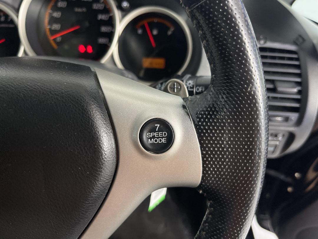 Photo '23' of Honda FIT Photo '23' of Honda FIT