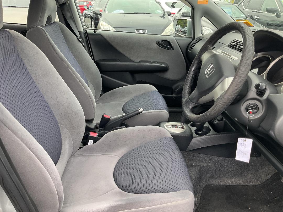 Photo '6' of Honda FIT Photo '6' of Honda FIT