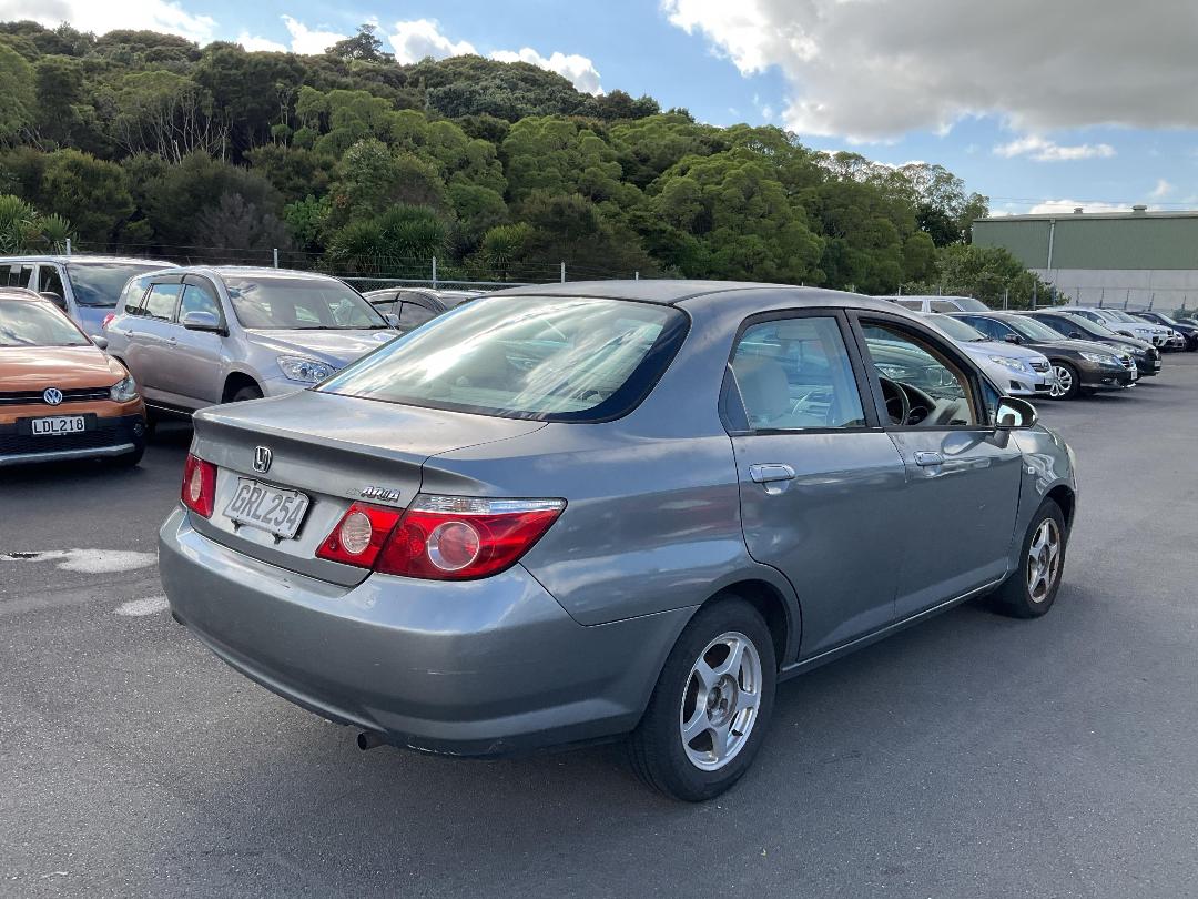 Photo '4' of Honda FIT Aria