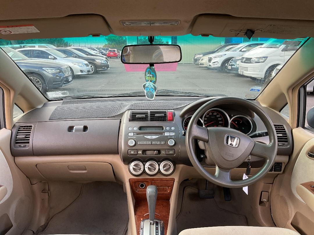 Photo '10' of Honda FIT Aria