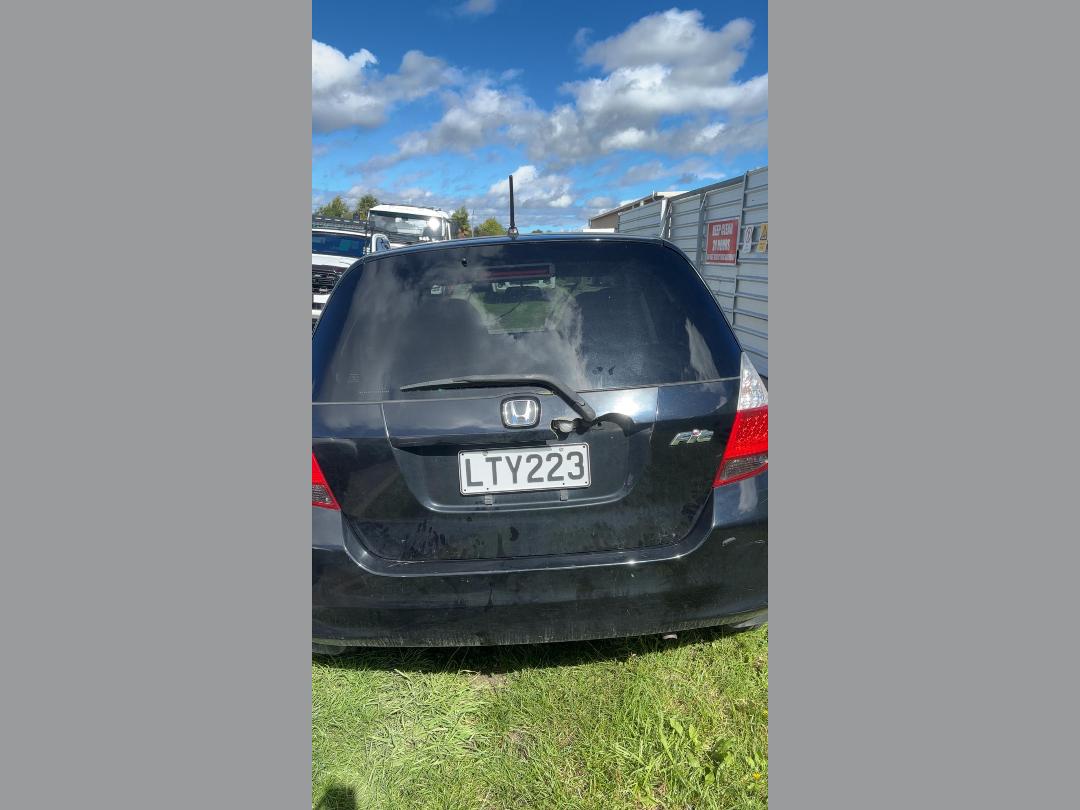 Photo '3' of Honda FIT Photo '3' of Honda FIT