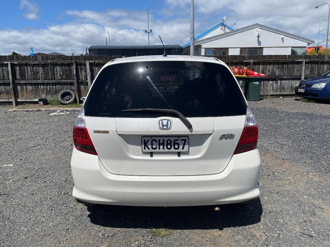 Photo '5' of Honda FIT Photo '5' of Honda FIT