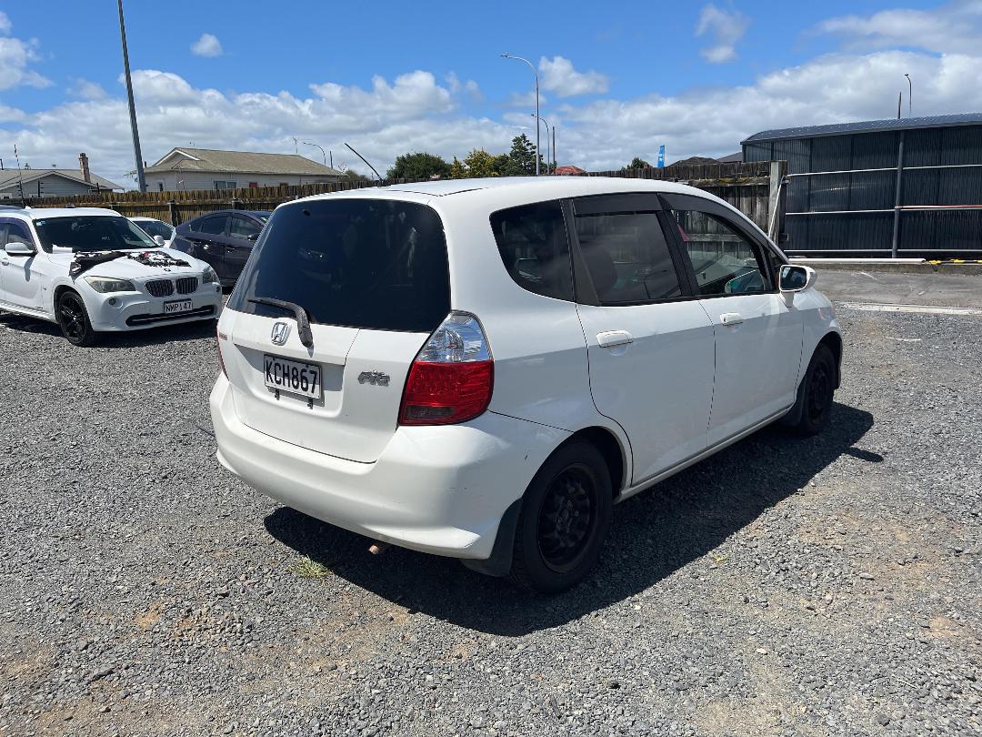 Photo '6' of Honda FIT Photo '6' of Honda FIT