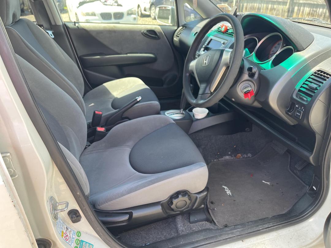 Photo '14' of Honda FIT Photo '14' of Honda FIT