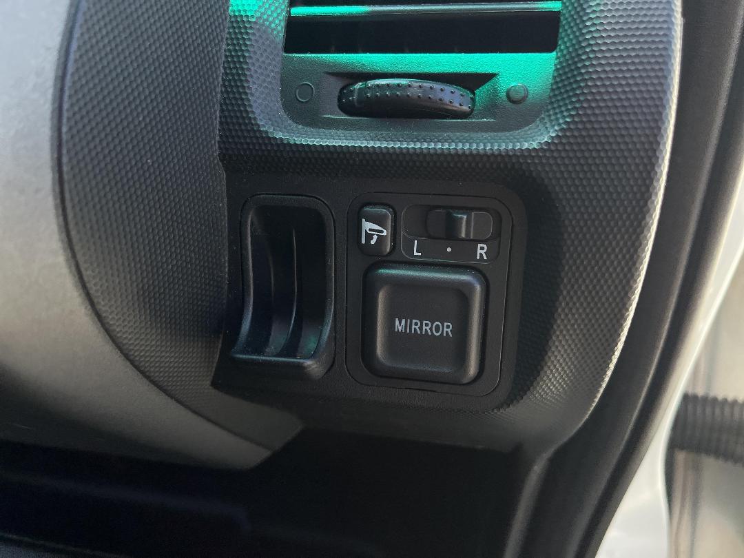 Photo '25' of Honda FIT Photo '25' of Honda FIT