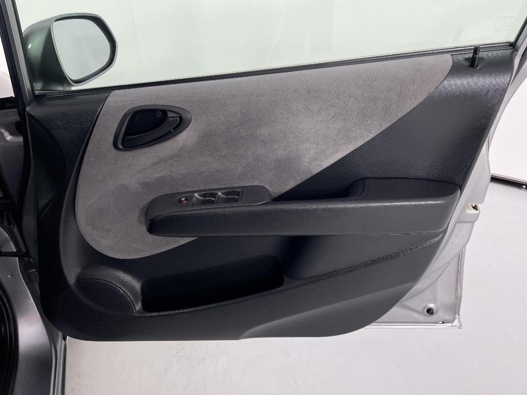 Photo '15' of Honda FIT Photo '15' of Honda FIT