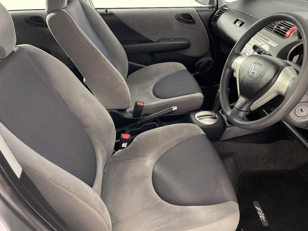 Photo '16' of Honda FIT Photo '16' of Honda FIT