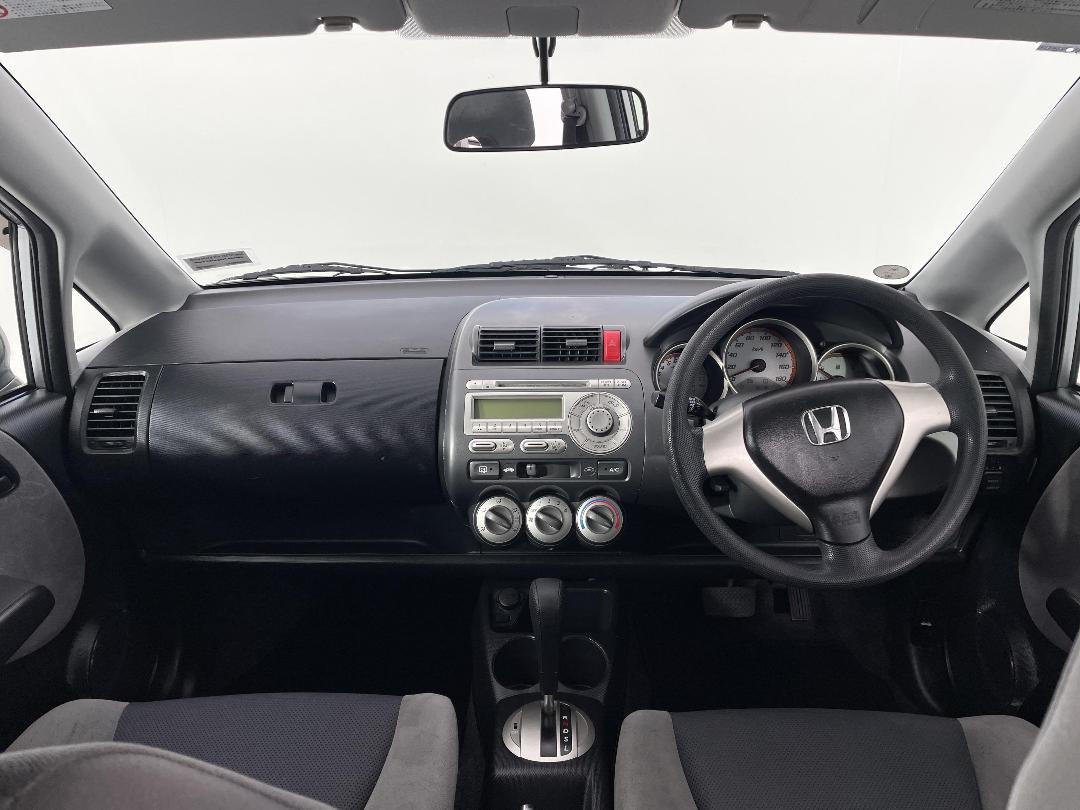 Photo '17' of Honda FIT Photo '17' of Honda FIT