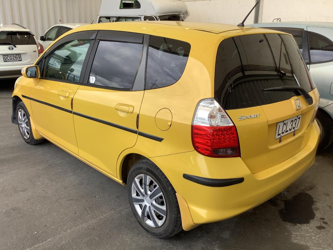 Photo '6' of Honda FIT Photo '6' of Honda FIT