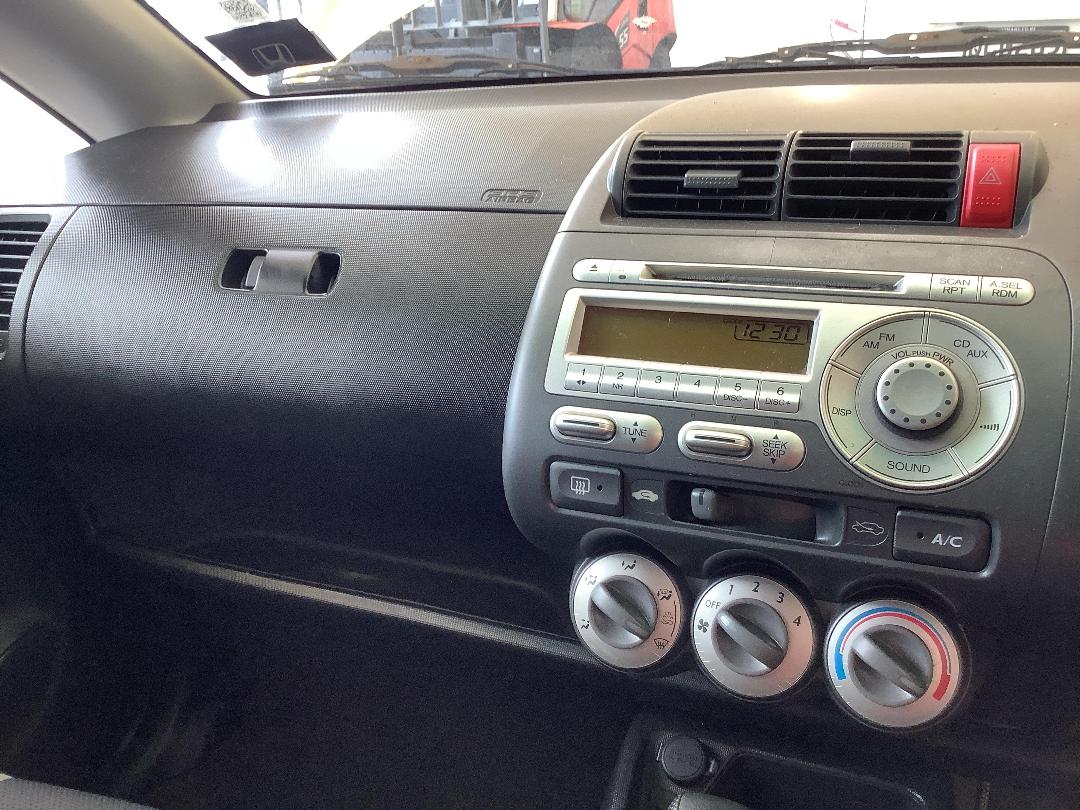 Photo '16' of Honda FIT Photo '16' of Honda FIT