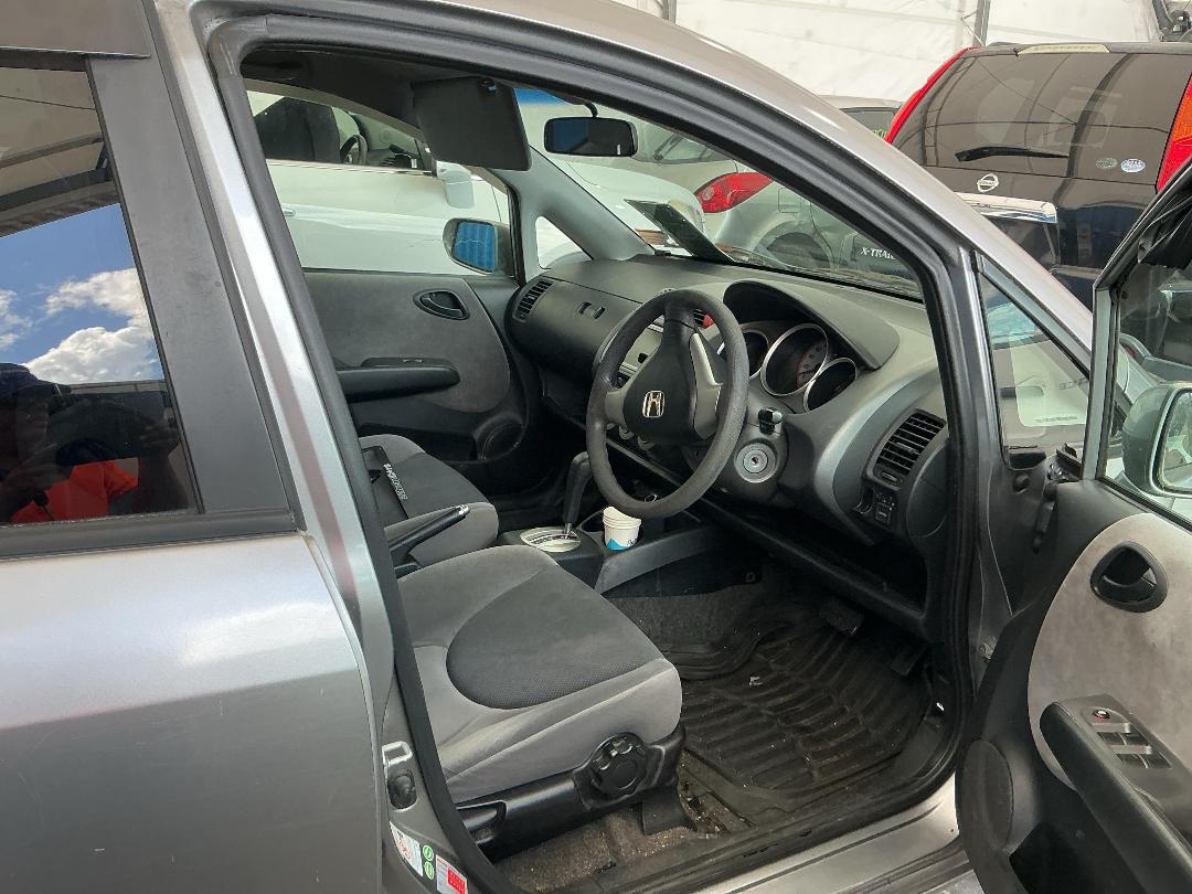 Photo '17' of Honda FIT Photo '17' of Honda FIT