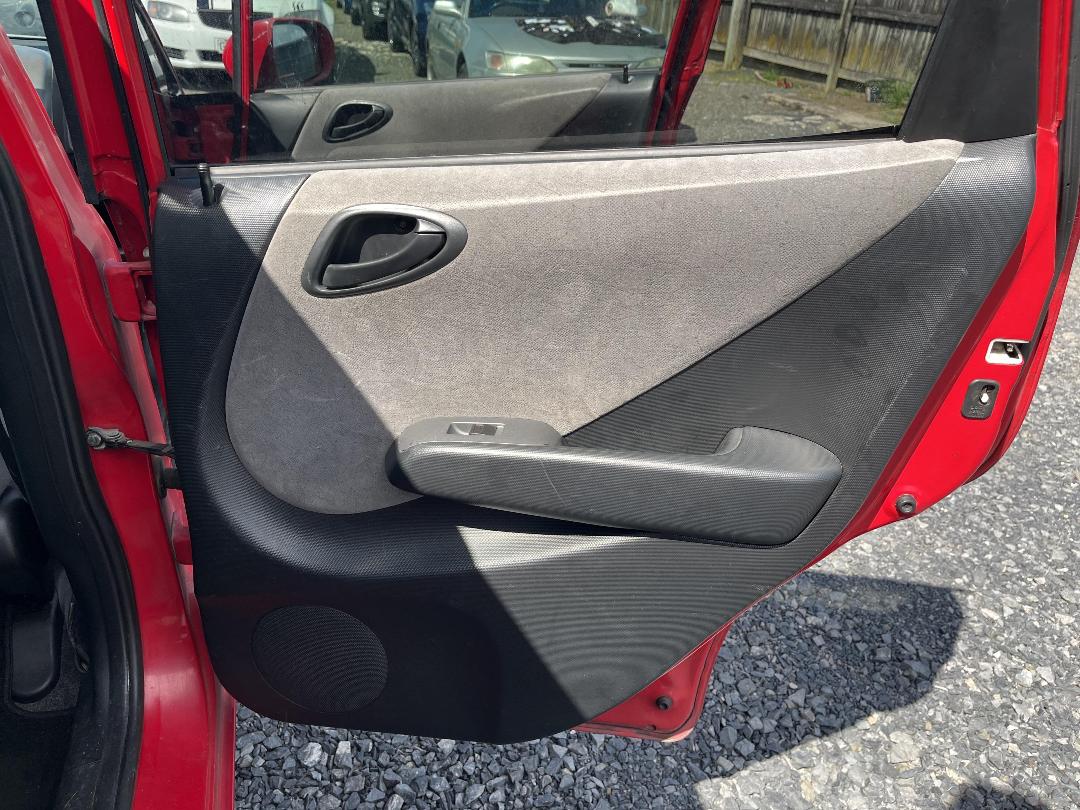 Photo '13' of Honda FIT Photo '13' of Honda FIT