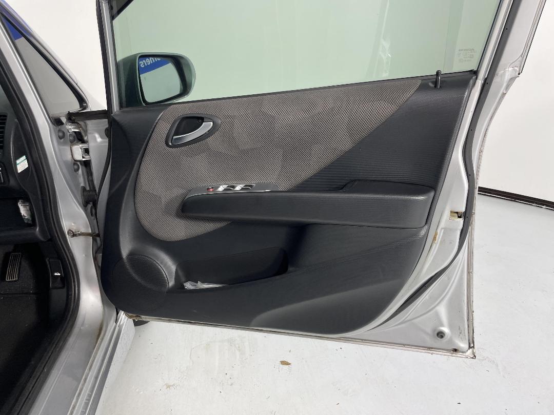 Photo '13' of Honda FIT Photo '13' of Honda FIT