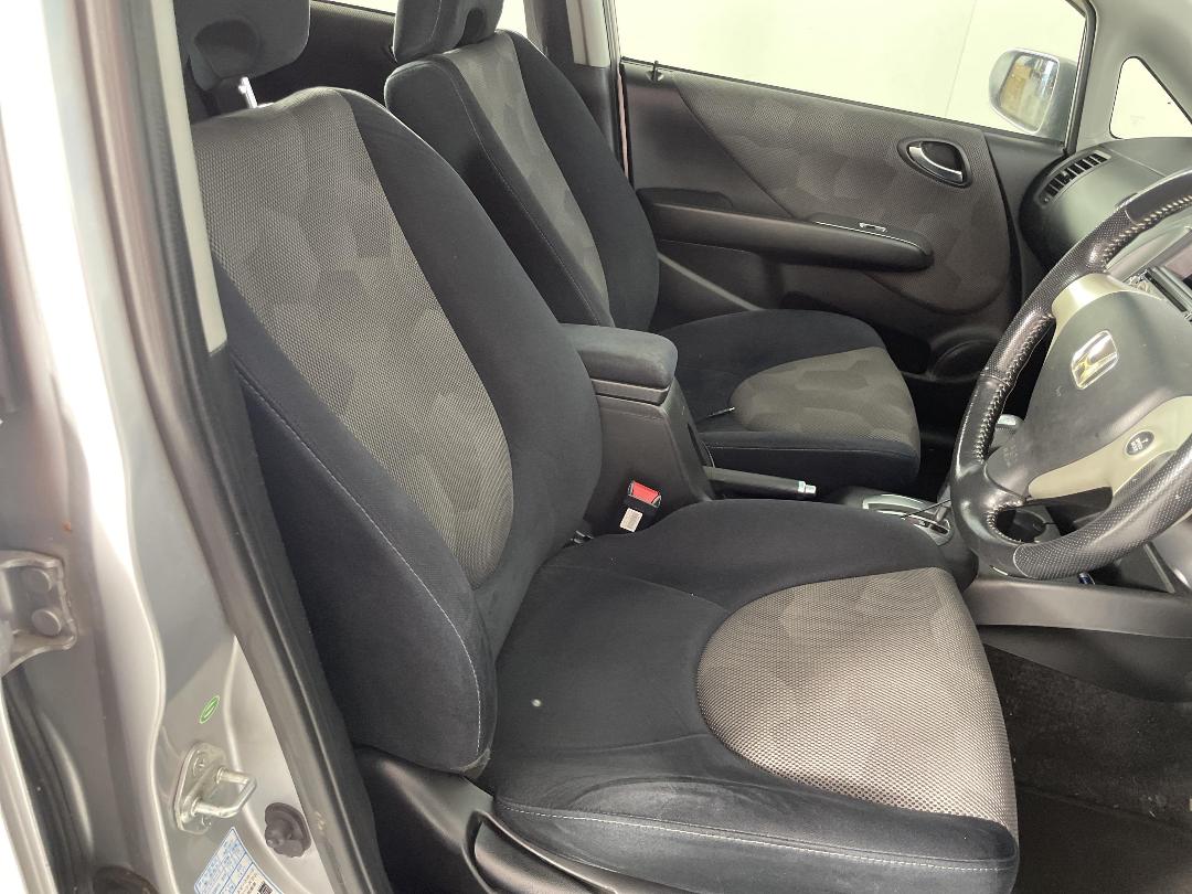 Photo '14' of Honda FIT Photo '14' of Honda FIT