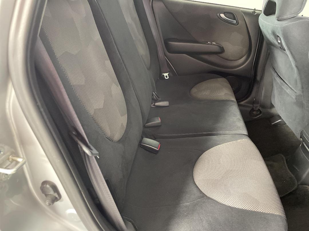 Photo '18' of Honda FIT Photo '18' of Honda FIT