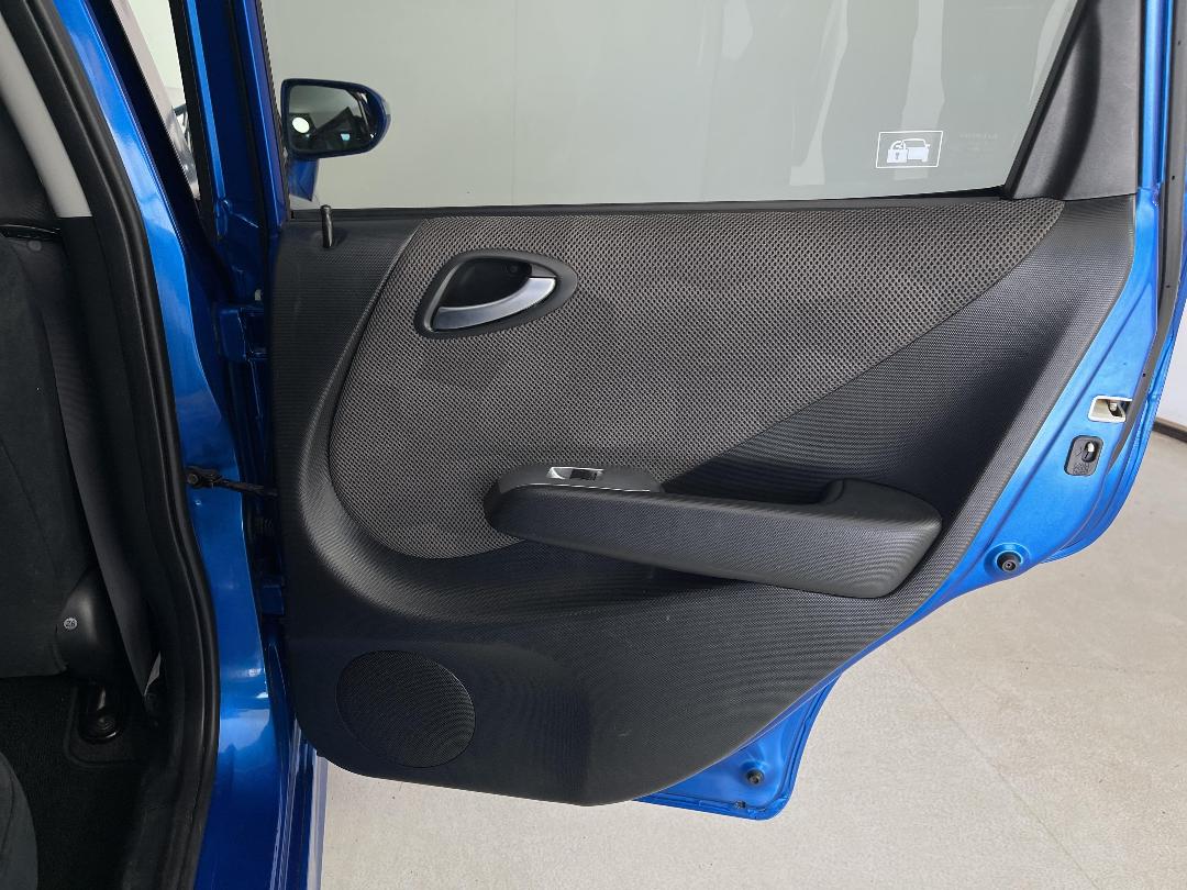 Photo '19' of Honda FIT Photo '19' of Honda FIT