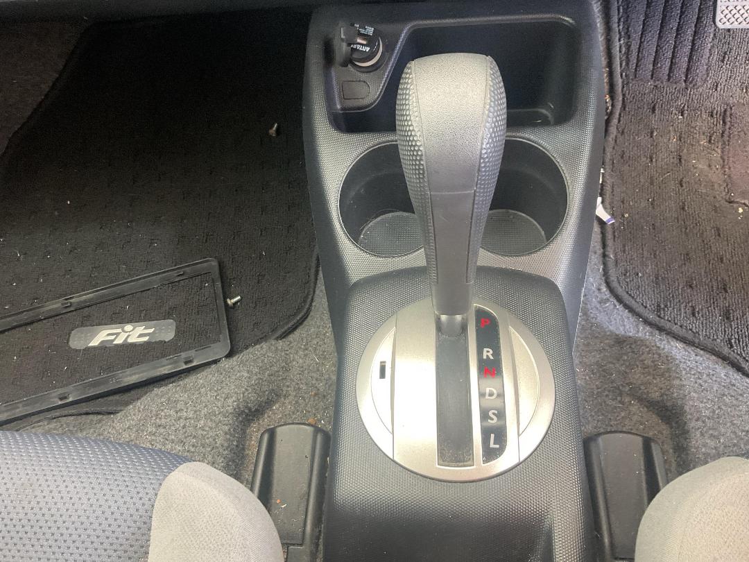 Photo '13' of Honda FIT Photo '13' of Honda FIT