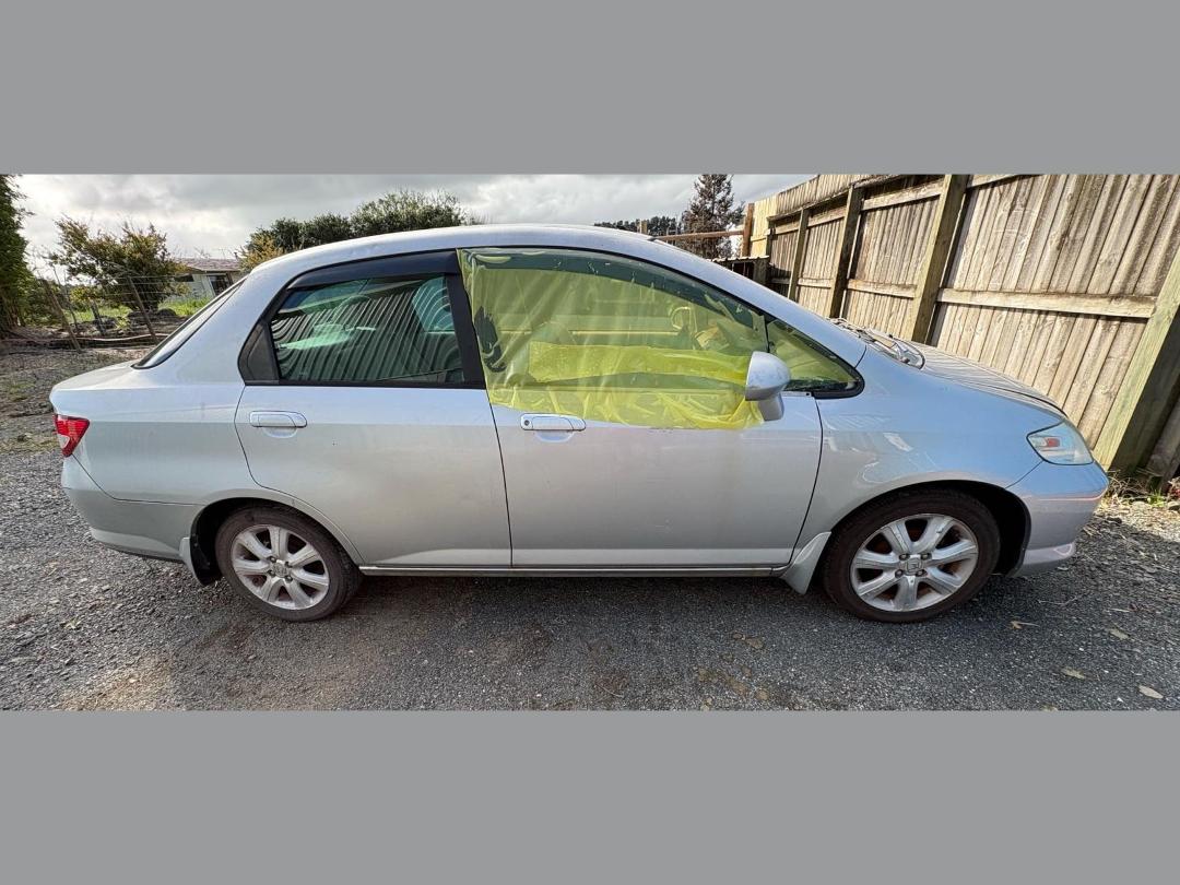 Photo '4' of Honda FIT Aria 1500 Photo '4' of Honda FIT Aria 1500