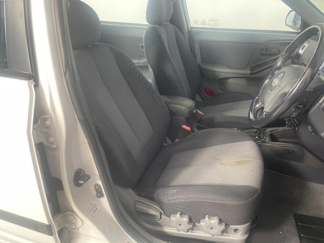 Photo '16' of Hyundai Elantra Photo '16' of Hyundai Elantra