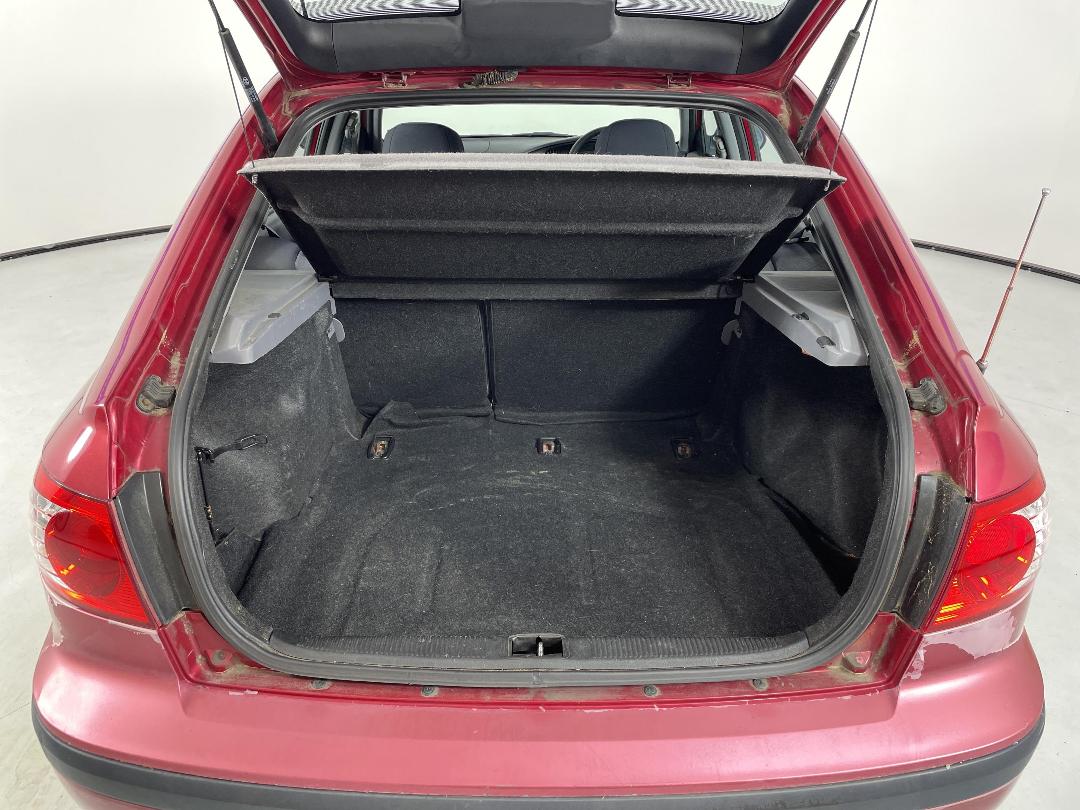 Photo '14' of Hyundai Elantra