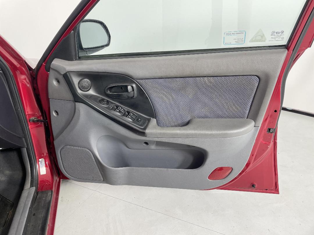 Photo '15' of Hyundai Elantra