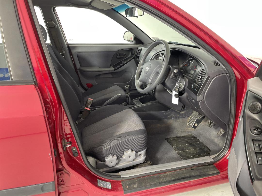 Photo '16' of Hyundai Elantra