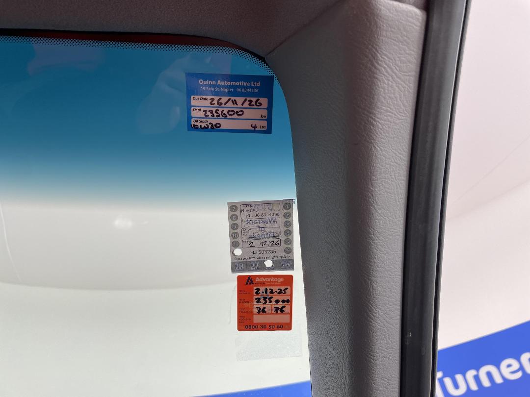 Photo '23' of Hyundai Elantra