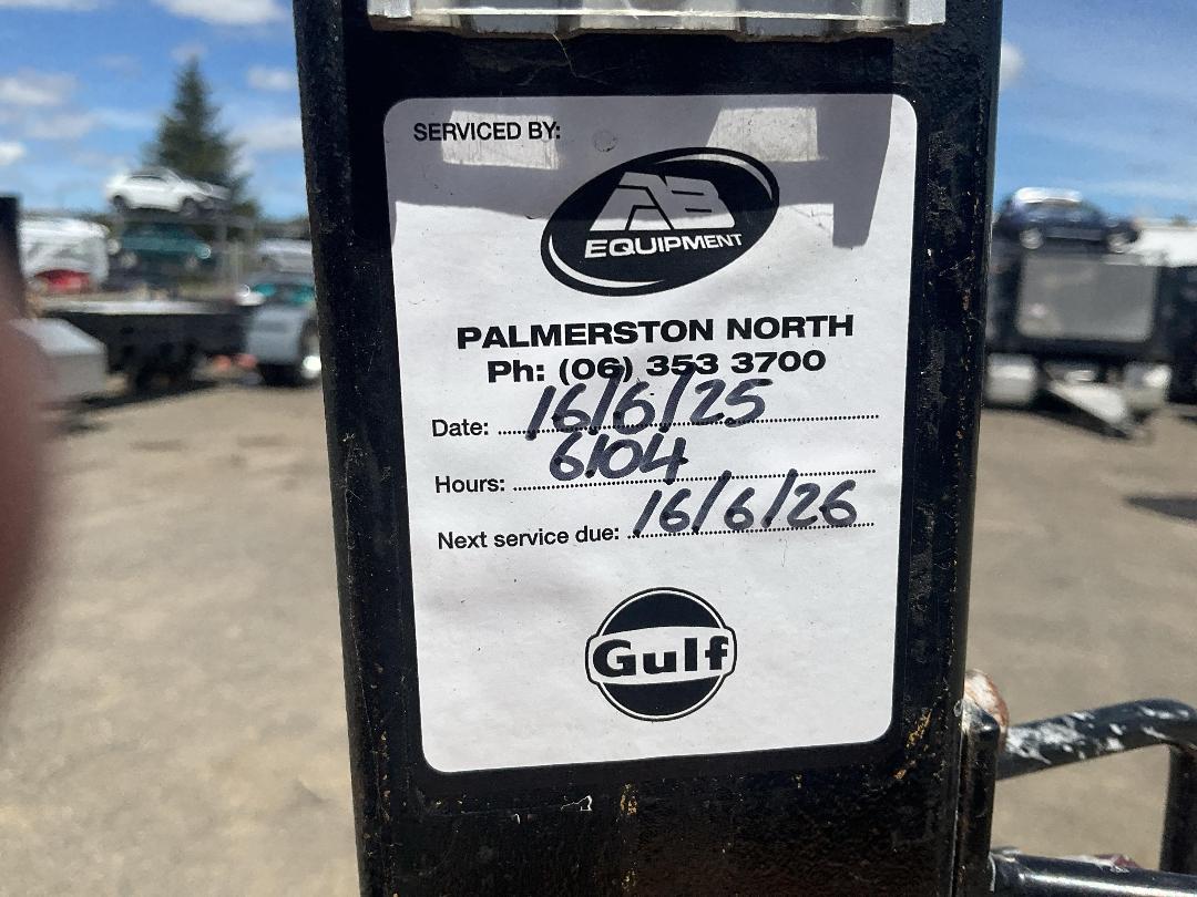 Photo '34' of Hyundai HDF18 Forklift